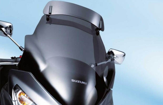  Suzuki Motorräder - Nicht nur die Scheibe gibt es umsonst