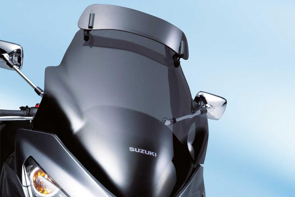  Suzuki Motorräder - Nicht nur die Scheibe gibt es umsonst