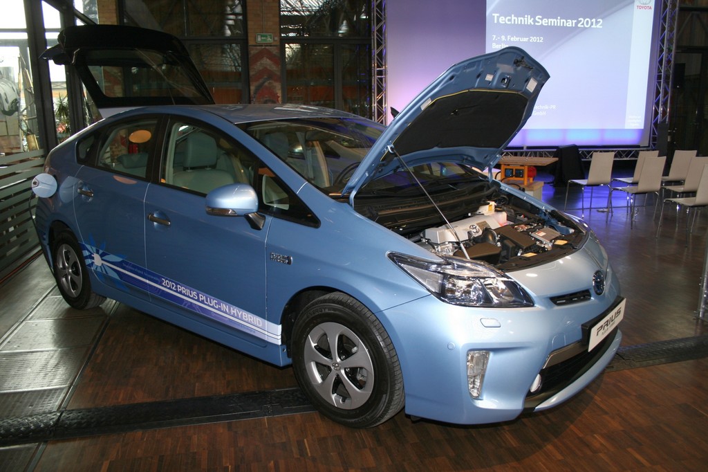 2012 wird Toyotas Hybrid-Jahr
