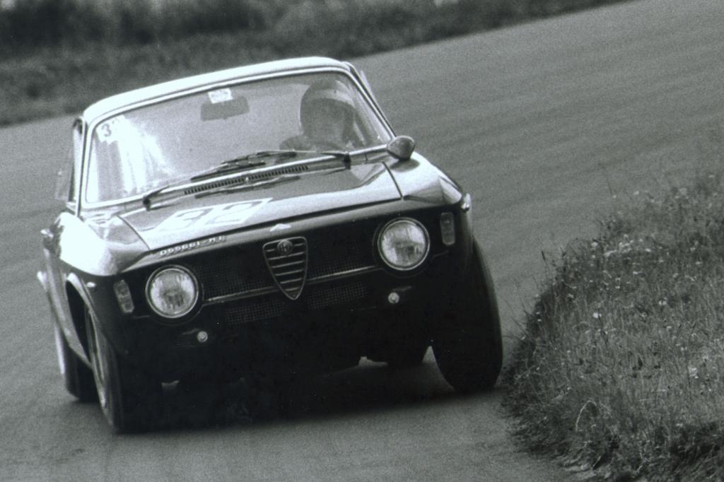 Alfa Romeo Giulia Coupe 1300 GTA Junior Corsa