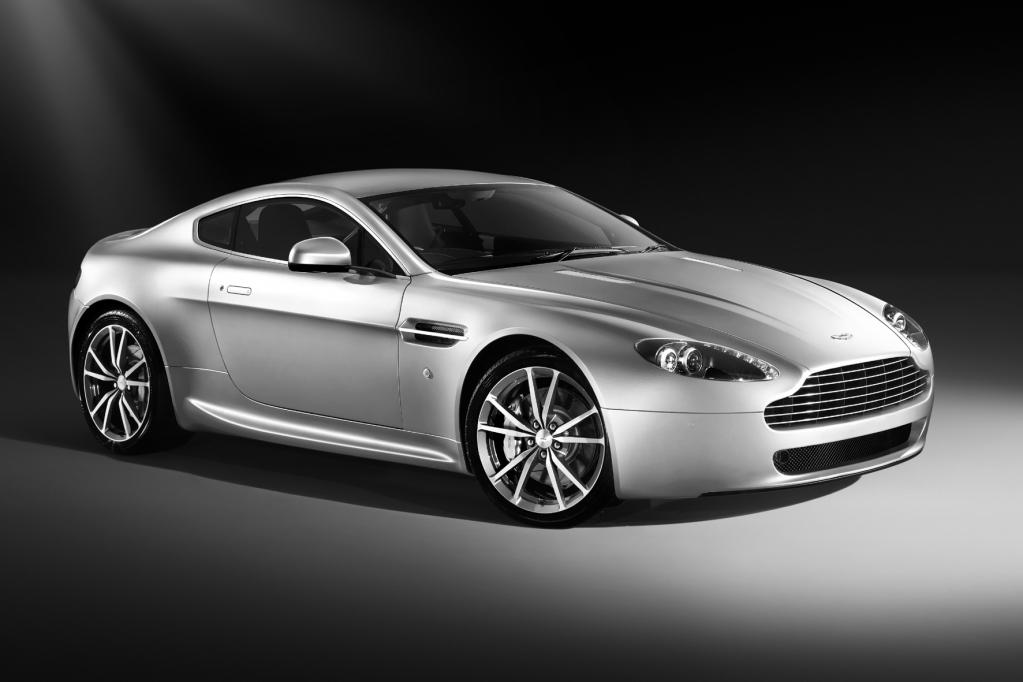Aston Martin schärft den V8 Vantage