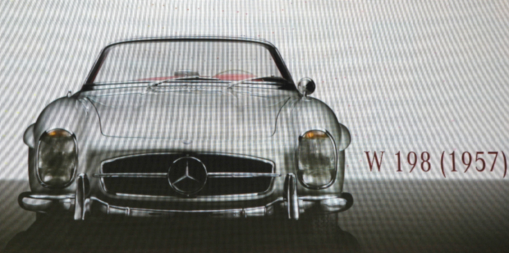 Auch schon eine Ikone: SL Roadster aus dem Jahr 1957. 
