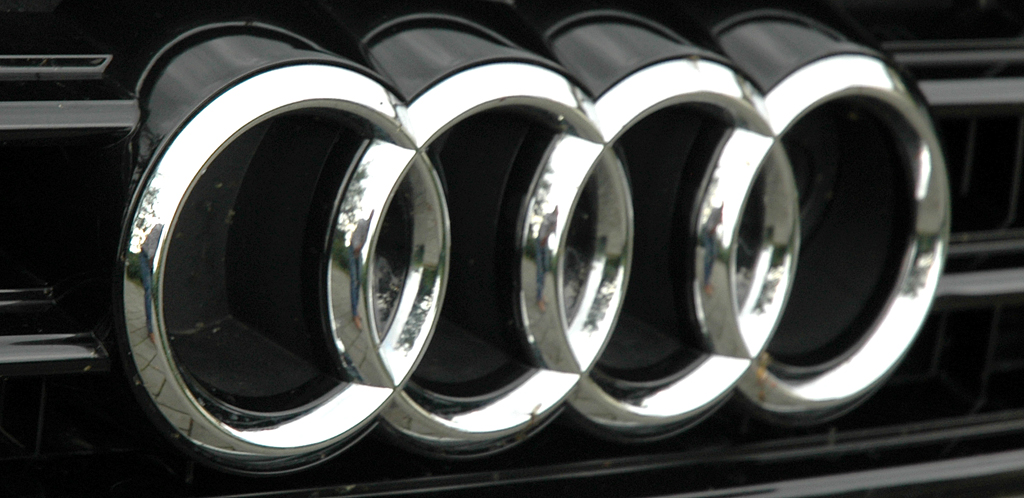 Audi A6: Die Markenringe sitzen vorn mittig im oberen Kühlergrill.