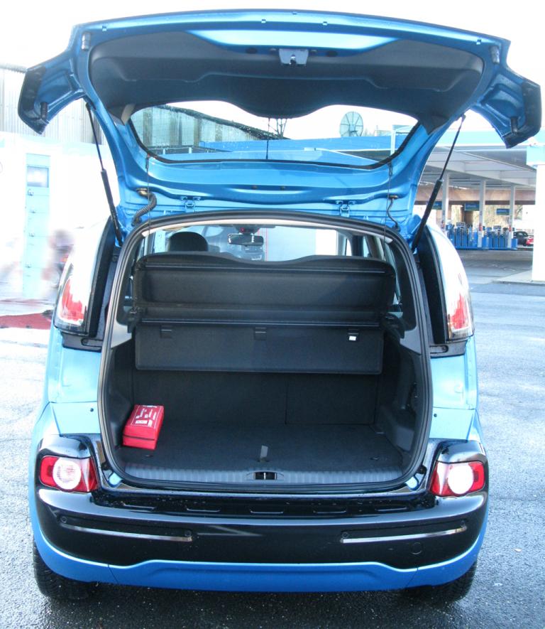 Citroën C3 Picasso: Ins Gepäckabteil passen 385 bis 1506 Liter hinein. 