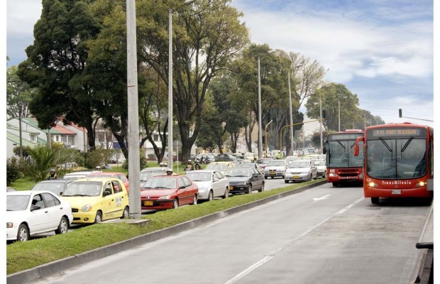 Daimler montiert Busfahrgestelle in Kolumbien
