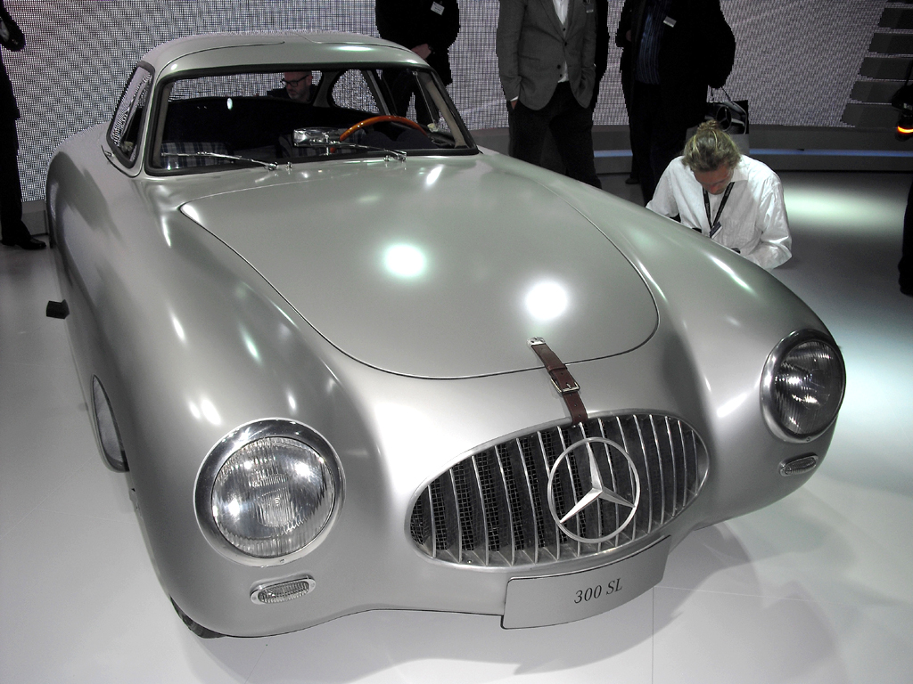Der älteste existierende Mercedes SL erstrahlt in neuem Glanz. 