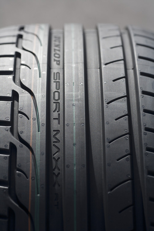 Dunlop Sport Maxx: Dem Druck der Straße standhalten
