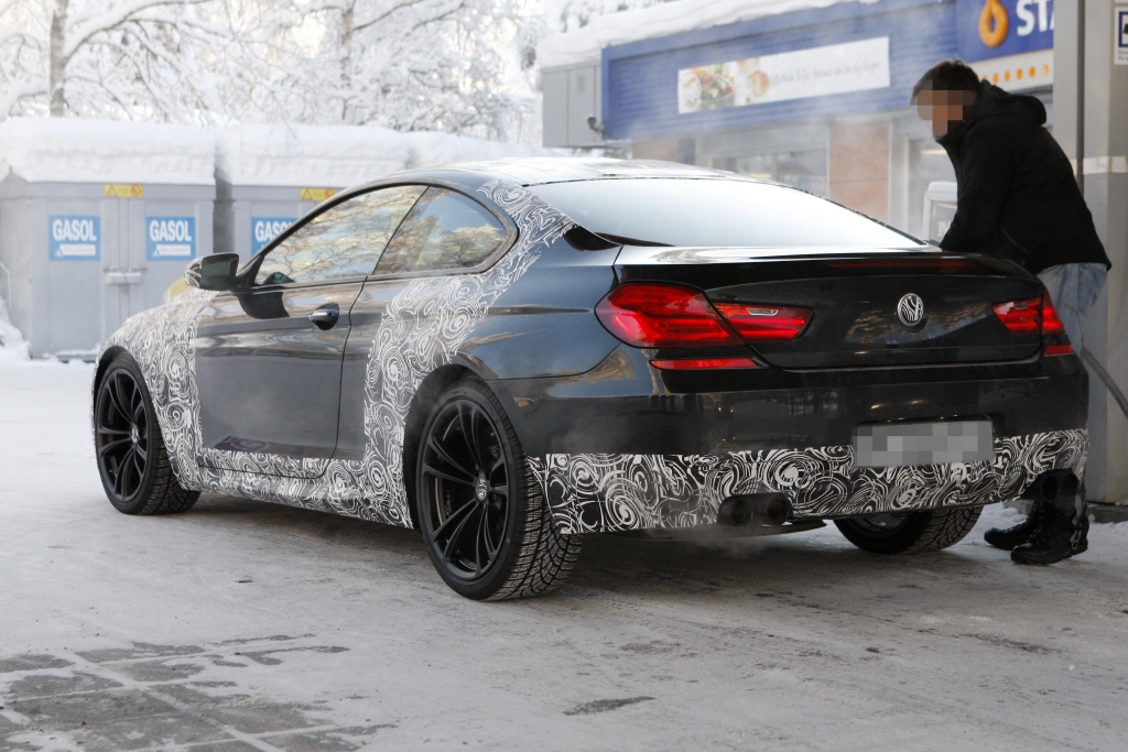 Erwischt: Erlkönig BMW M6 Coupé – Auch ein M6 muss mal tanken