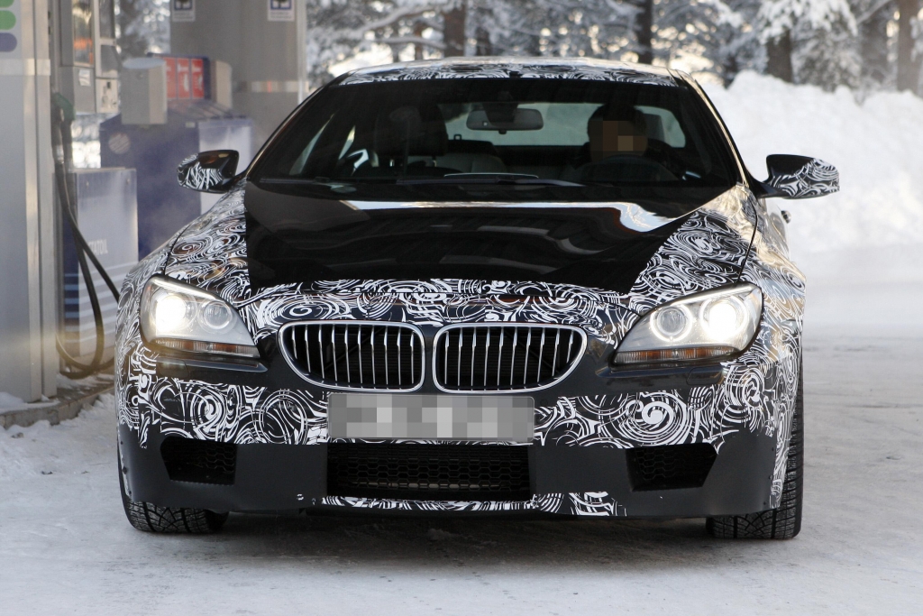 Erwischt: Erlkönig BMW M6 Coupé – Auch ein M6 muss mal tanken