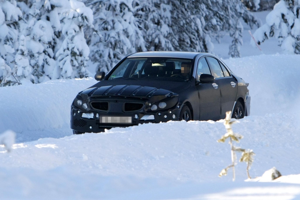 Erwischt: Erlkönig Mercedes-Benz C-Klasse – Erster Prototyp im Schnee