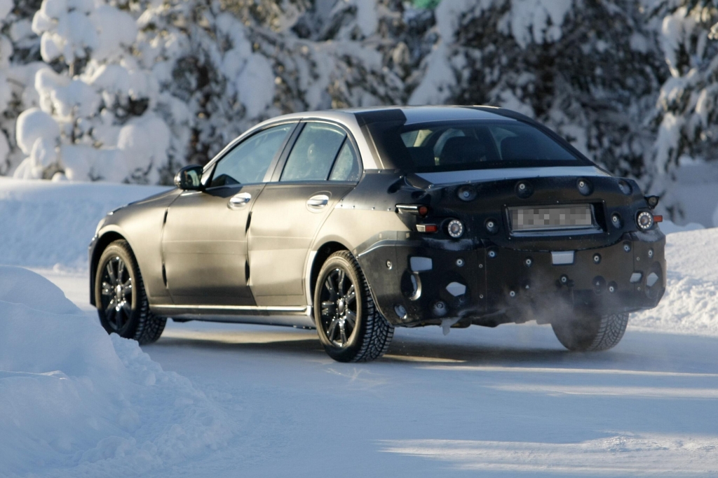 Erwischt: Erlkönig Mercedes-Benz C-Klasse – Erster Prototyp im Schnee