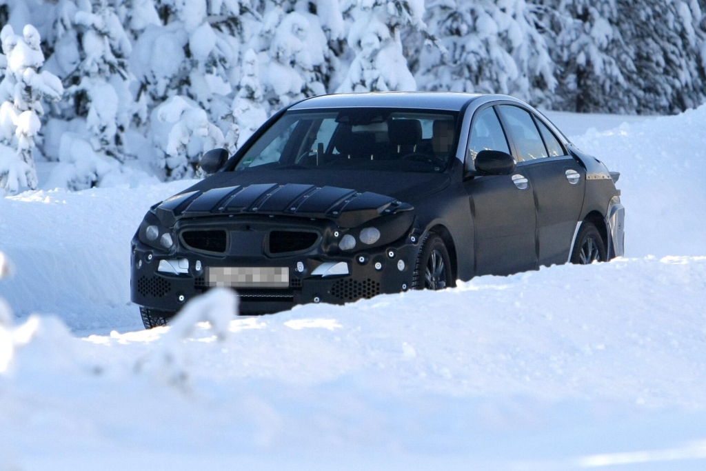 Erwischt: Erlkönig Mercedes-Benz C-Klasse – Erster Prototyp im Schnee