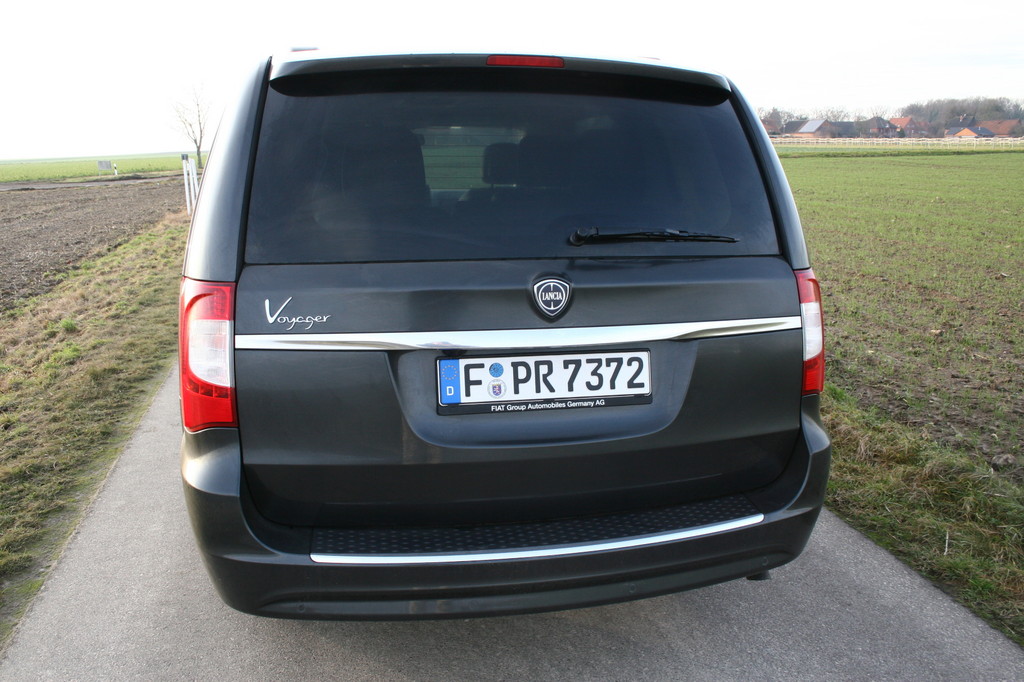 Fahrbericht Lancia Voyager 2.8 CRD: Spaziergang durch den Raumgleiter