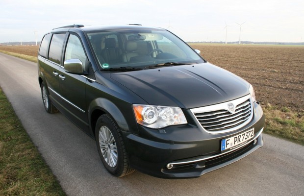 Fahrbericht Lancia Voyager 2.8 CRD: Spaziergang durch den Raumgleiter