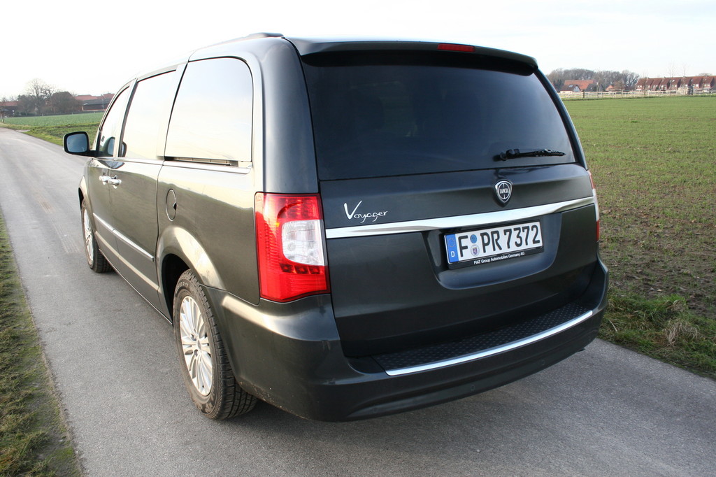 Fahrbericht Lancia Voyager 2.8 CRD: Spaziergang durch den Raumgleiter