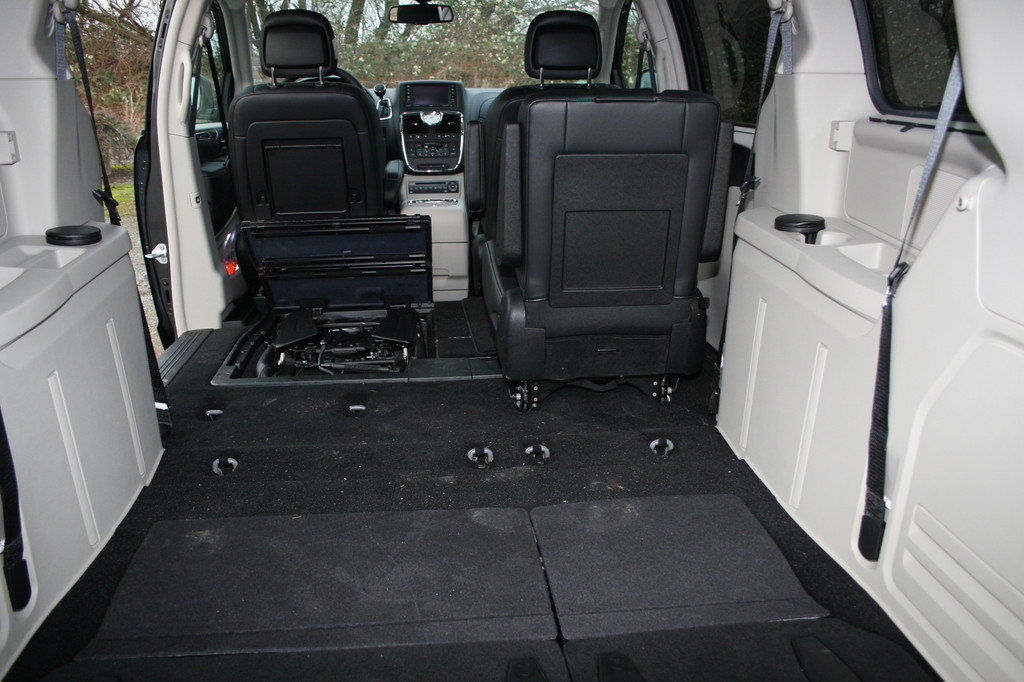 Fahrbericht Lancia Voyager 2.8 CRD: Spaziergang durch den Raumgleiter
