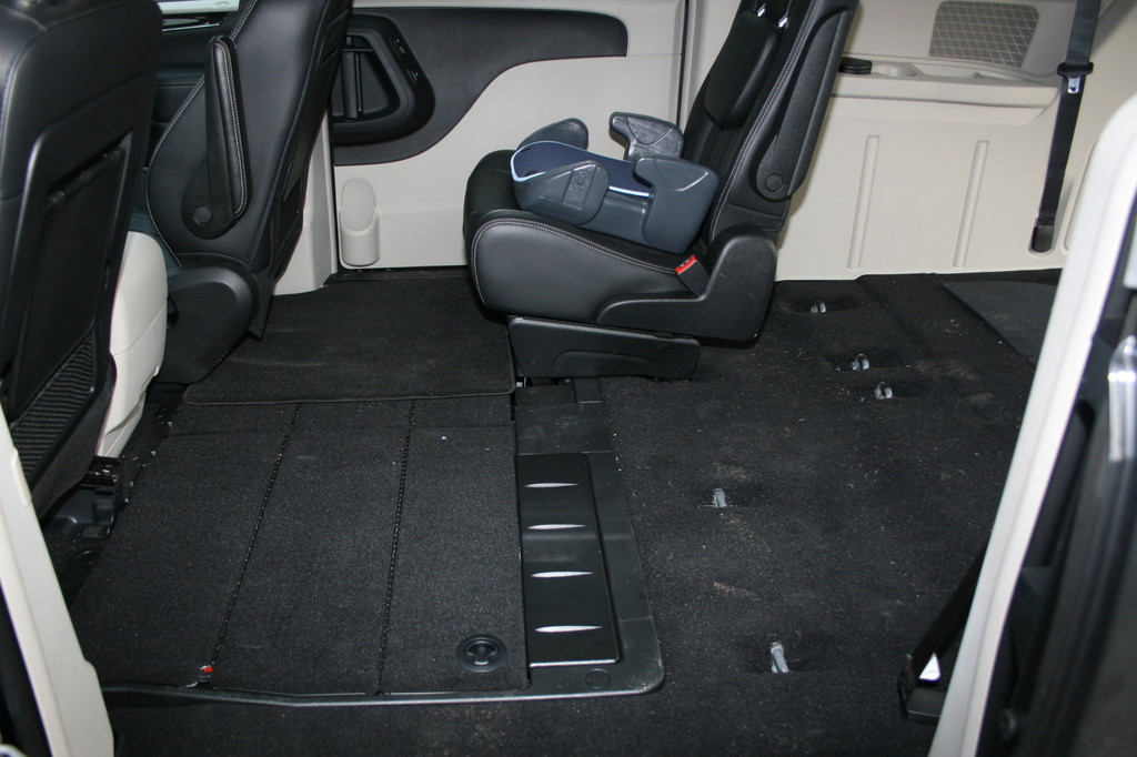 Fahrbericht Lancia Voyager 2.8 CRD: Spaziergang durch den Raumgleiter