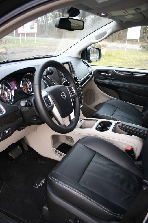 Fahrbericht Lancia Voyager 2.8 CRD: Spaziergang durch den Raumgleiter