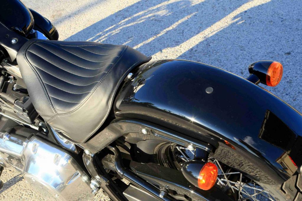 Harley-Davidson FLS Softail Slim: Wie aus der Swing-Ära