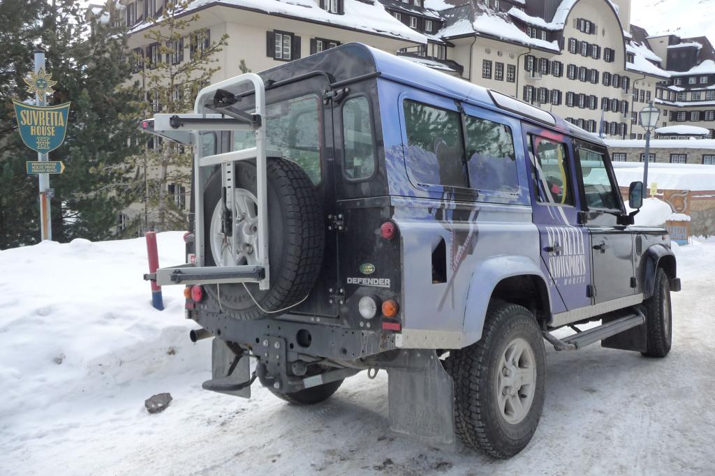 Ideales Arbeitsgerät für die Berge: Land Rover Defender