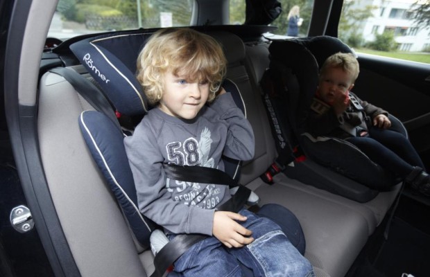 Kinder im Auto - Bei Kälte nicht alleine lassen