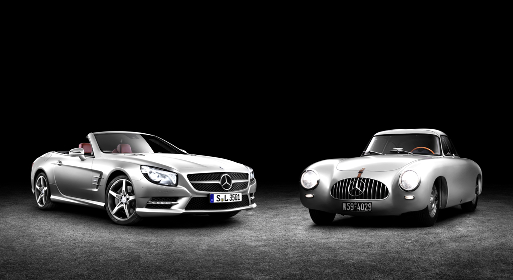 Links der neue SL, rechts der Mercedes 300 SL als einer der Ur-Ahnen.