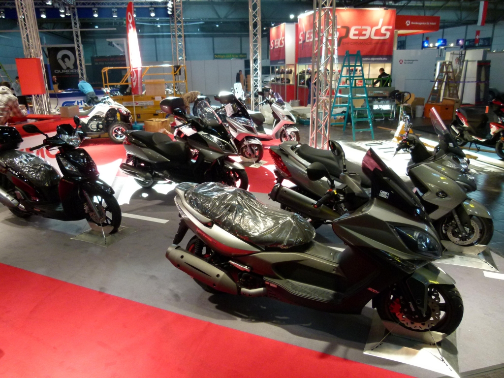 Motorrad Messe Leipzig 2012: Einstiegsroller bis Maxi-Scooter