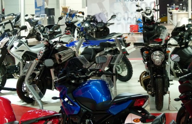 Motorrad Messe Leipzig 2012: Grid Girls, Bikes und heiße Eisen