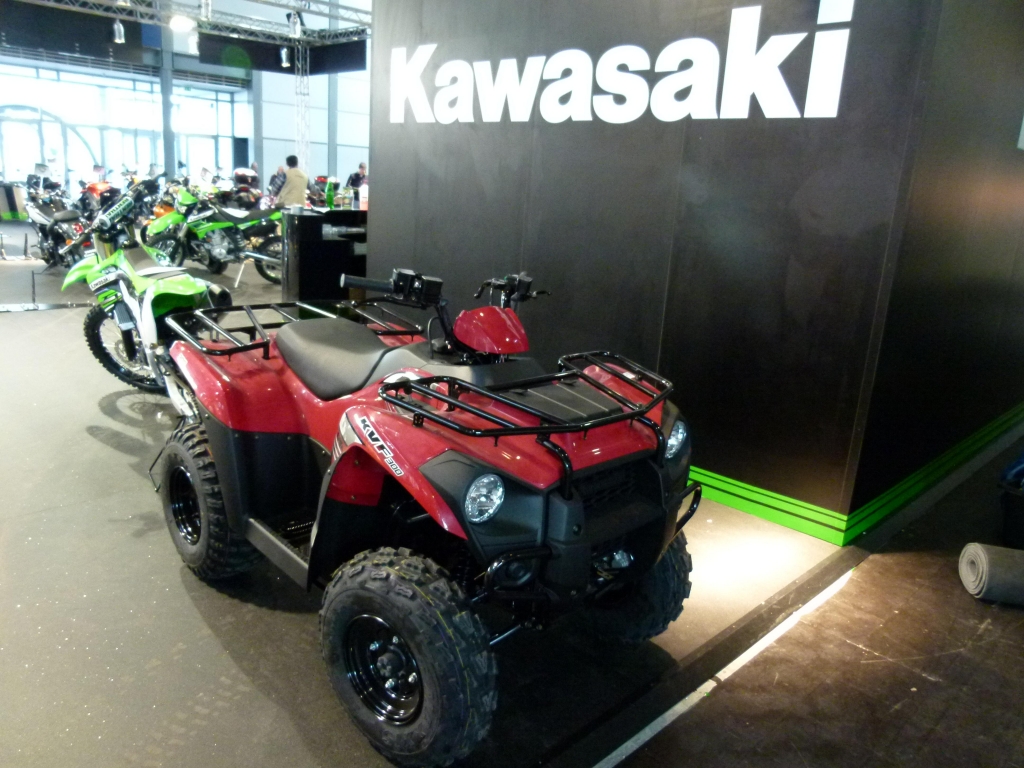 Motorrad Messe Leipzig 2012: Grid Girls, Bikes und heiße Eisen