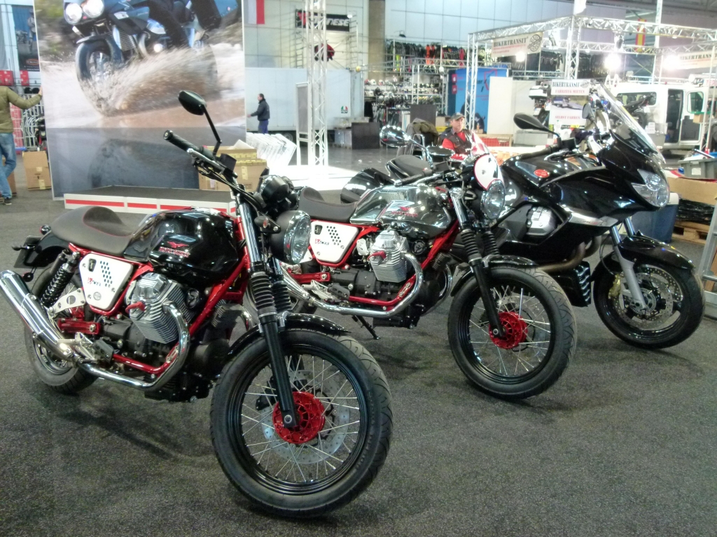 Motorrad Messe Leipzig 2012: Grid Girls, Bikes und heiße Eisen