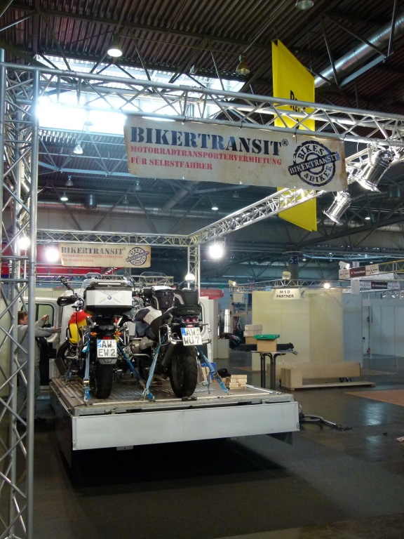 Motorrad Messe Leipzig 2012: Grid Girls, Bikes und heiße Eisen