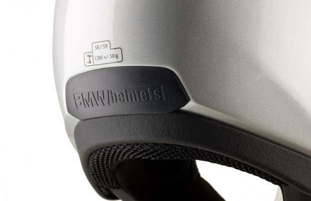 Motorradhelme von BMW mit eigenem Signet