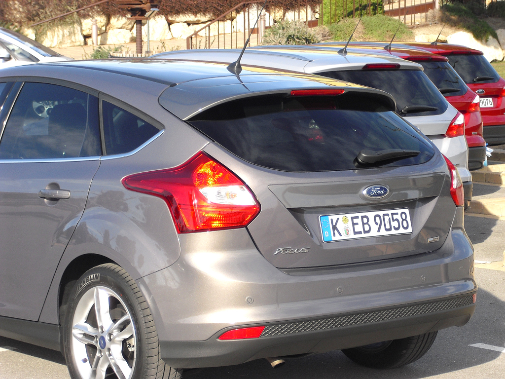 Nach Focus-Viertürer, -Fünftürer und -Kombi setzt Ford 2012 den neuen Motor ebenfalls noch im C- und im neuen Minivan B-Max ein.