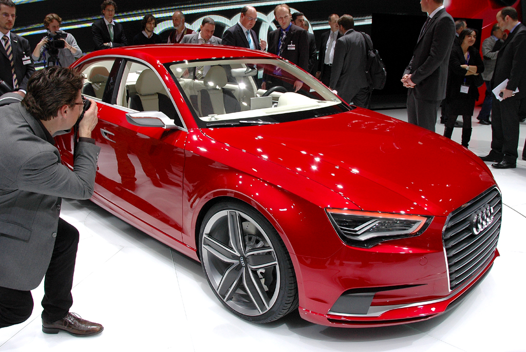 Neben dem VW Golf wird das Schwestermodell, der nächste Audi A3, hier eine Studie 2011 in Genf, als erstes auf Basis des neuen modularen Querbaukastens entstehen. 