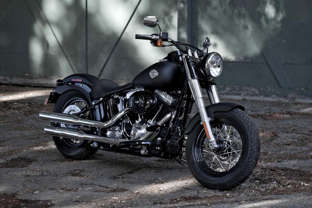 Noch ein paar Jahre weiter zurück geht die Softail Slim