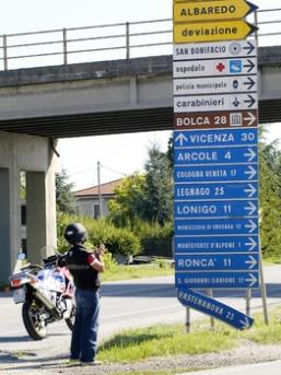 Ortshinweisschilder in Italien Quelle: ADAC