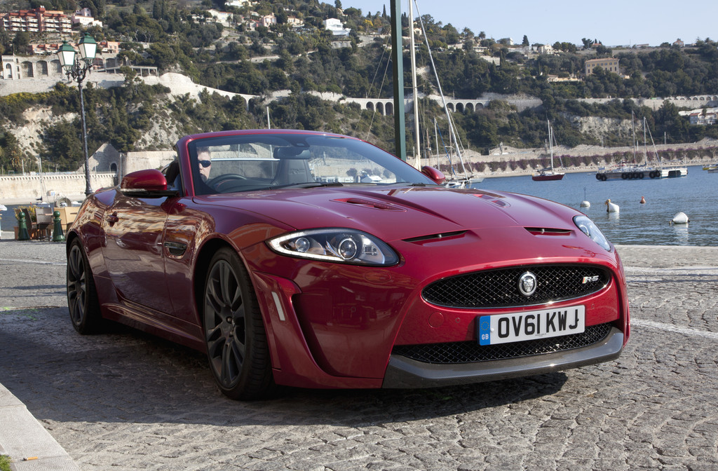 Pressepräsentation Jaguar XKR-S Cabriolet: Gebändigt, griffig, giftig