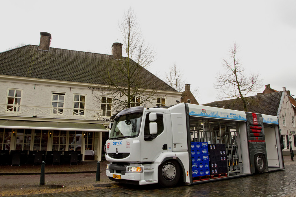Renault Trucks experimentiert mit absenkbarer  Ladefläche