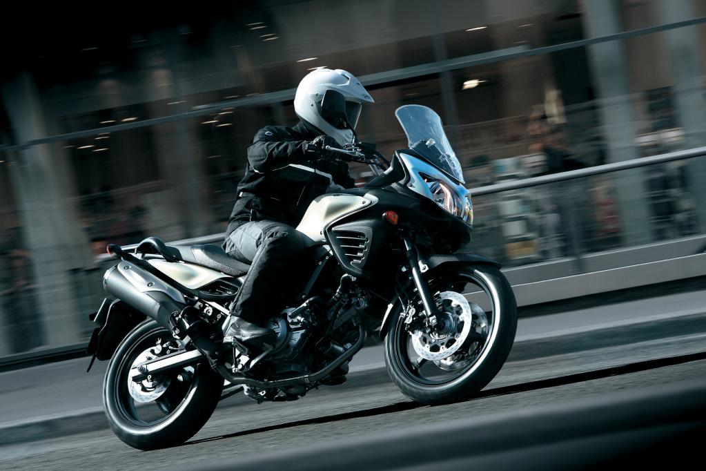 Roller: Suzuki ruft Burgman und V-Strom 650 zurück