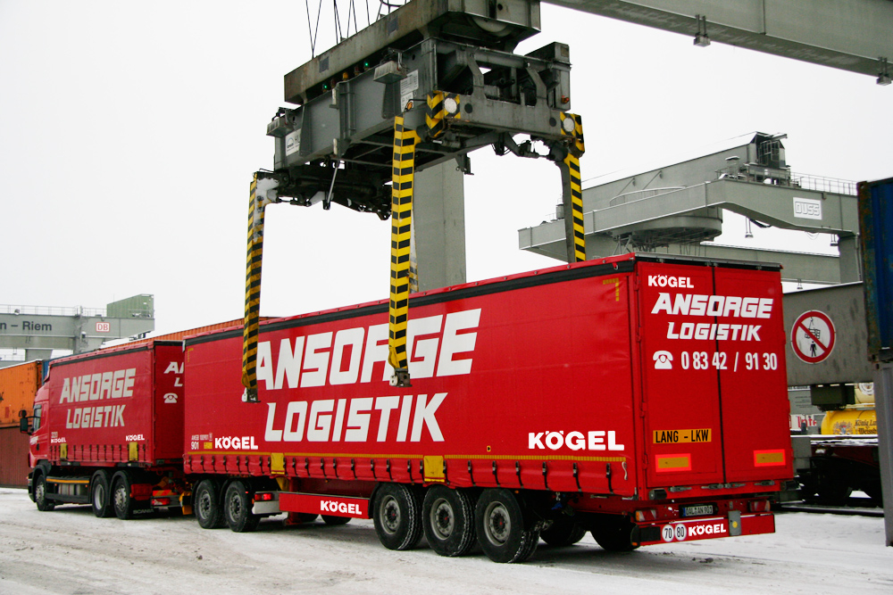 Spedition Ansorge und Kögel bringen ersten Lang-Lkw auf die Straße