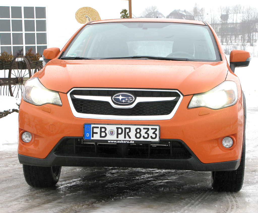 Subaru XV: Blick auf die Frontpartie des Permanentallradlers. 