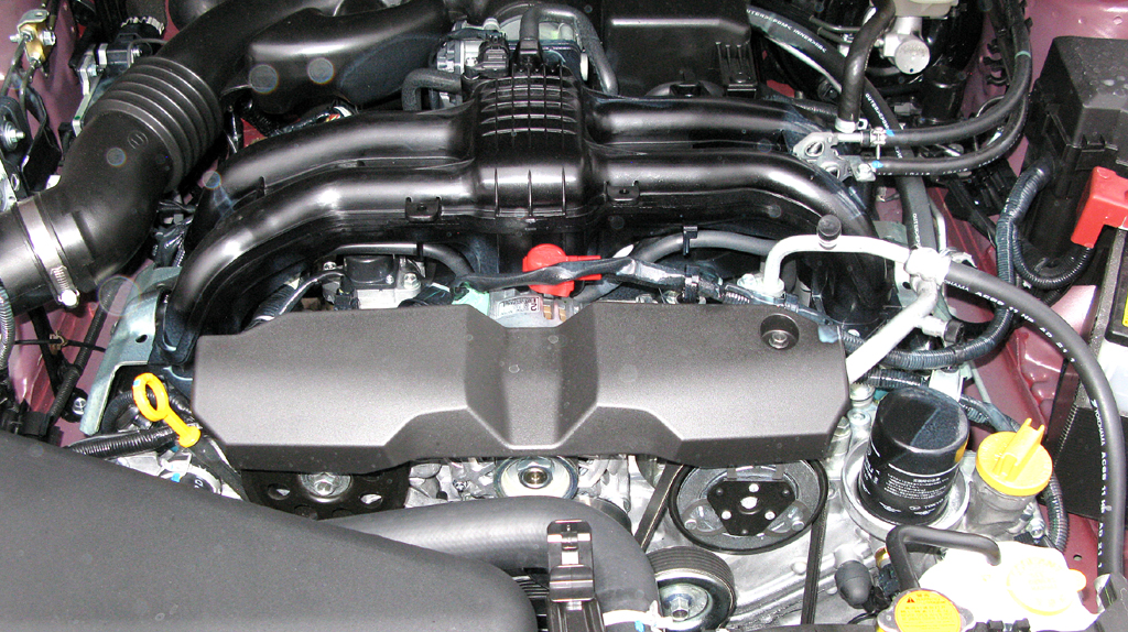 Subaru XV: Blick unter die Motorhaube. 