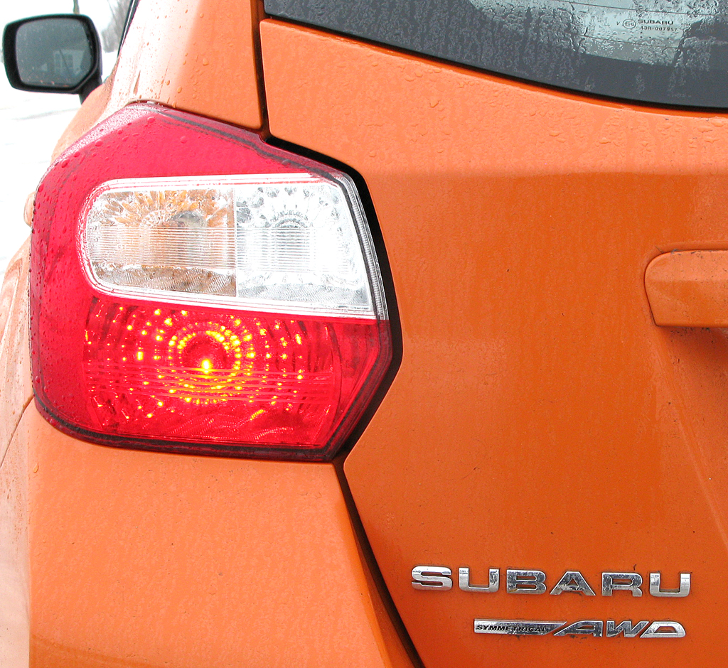 Subaru XV: Moderne Leuchteinheit hinten mit Marken- und Antriebsschriftzug. 