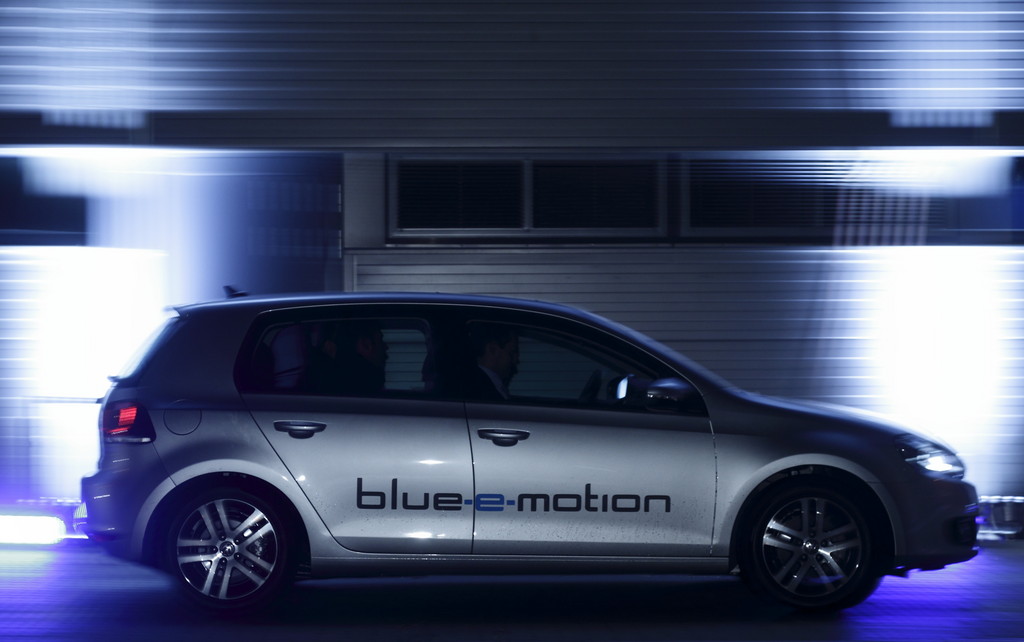 Symposium zur Elektromobilität mit Prototypen-Testfahrten