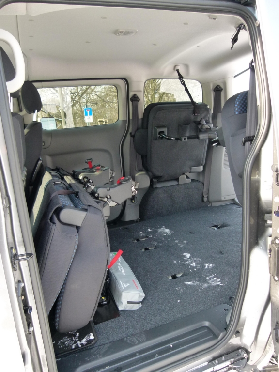 Test Nissan Evalia 1.6: Preiswertes Familienauto jenseits heutiger Premium-Allüren 