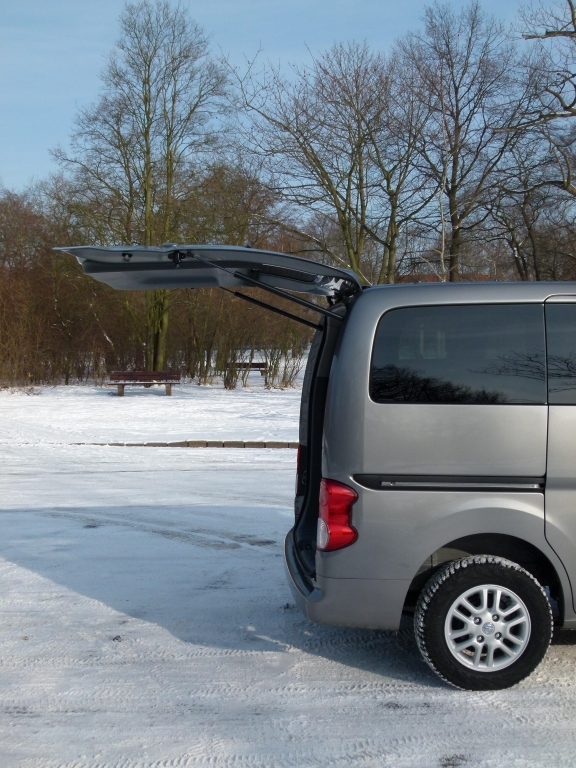 Test Nissan Evalia 1.6: Preiswertes Familienauto jenseits heutiger Premium-Allüren 