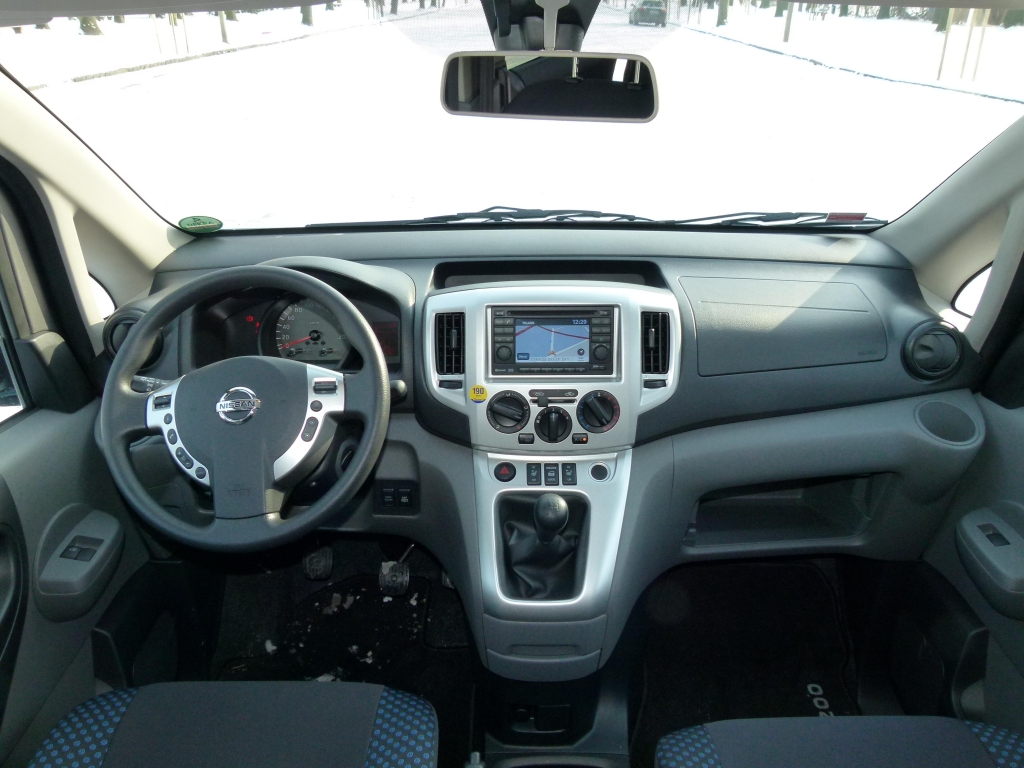 Test Nissan Evalia 1.6: Preiswertes Familienauto jenseits heutiger Premium-Allüren 
