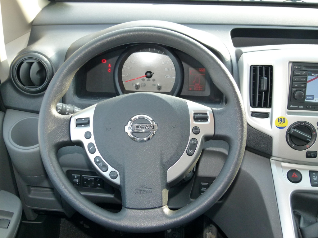 Test Nissan Evalia 1.6: Preiswertes Familienauto jenseits heutiger Premium-Allüren 