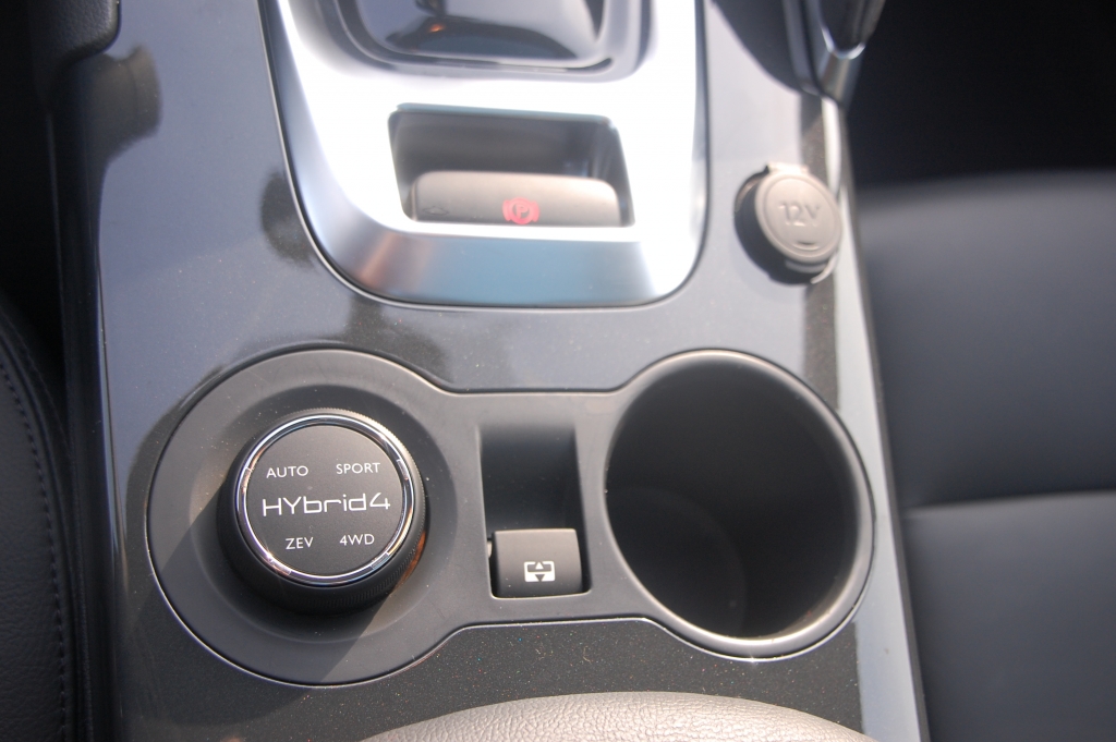 Test Peugeot 3008 Hybrid4 – Sparsamer Leisetreter mit Potenzial