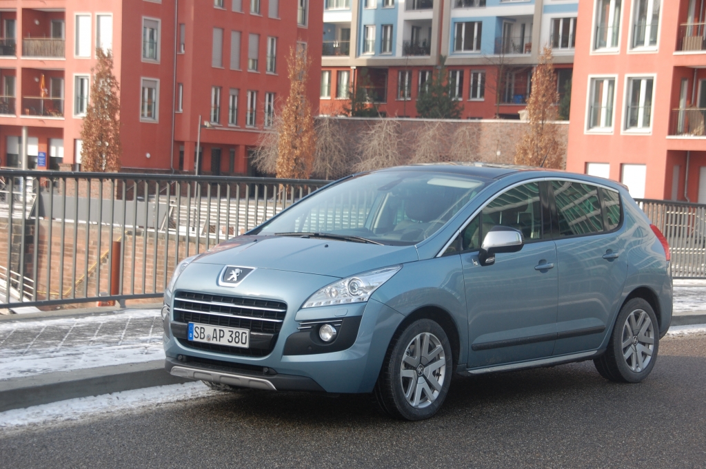 Test Peugeot 3008 Hybrid4 – Sparsamer Leisetreter mit Potenzial